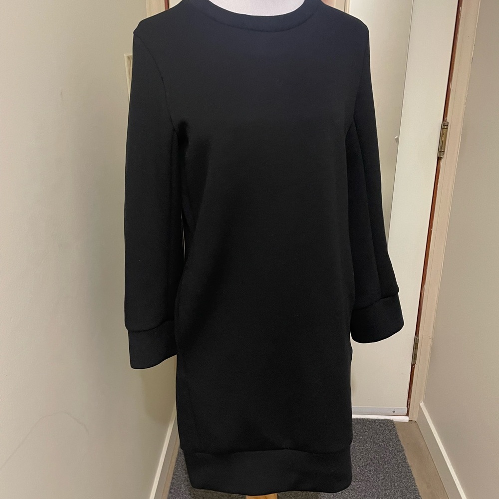 Uniqlo X JW Anderson Classic Black Shift Dress - Timeless Crewneck Style